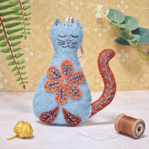 Folk Embroidered Cat Felt Mini Kit