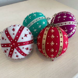 Christmas Bauble Limited Edition Kit by Caroselle