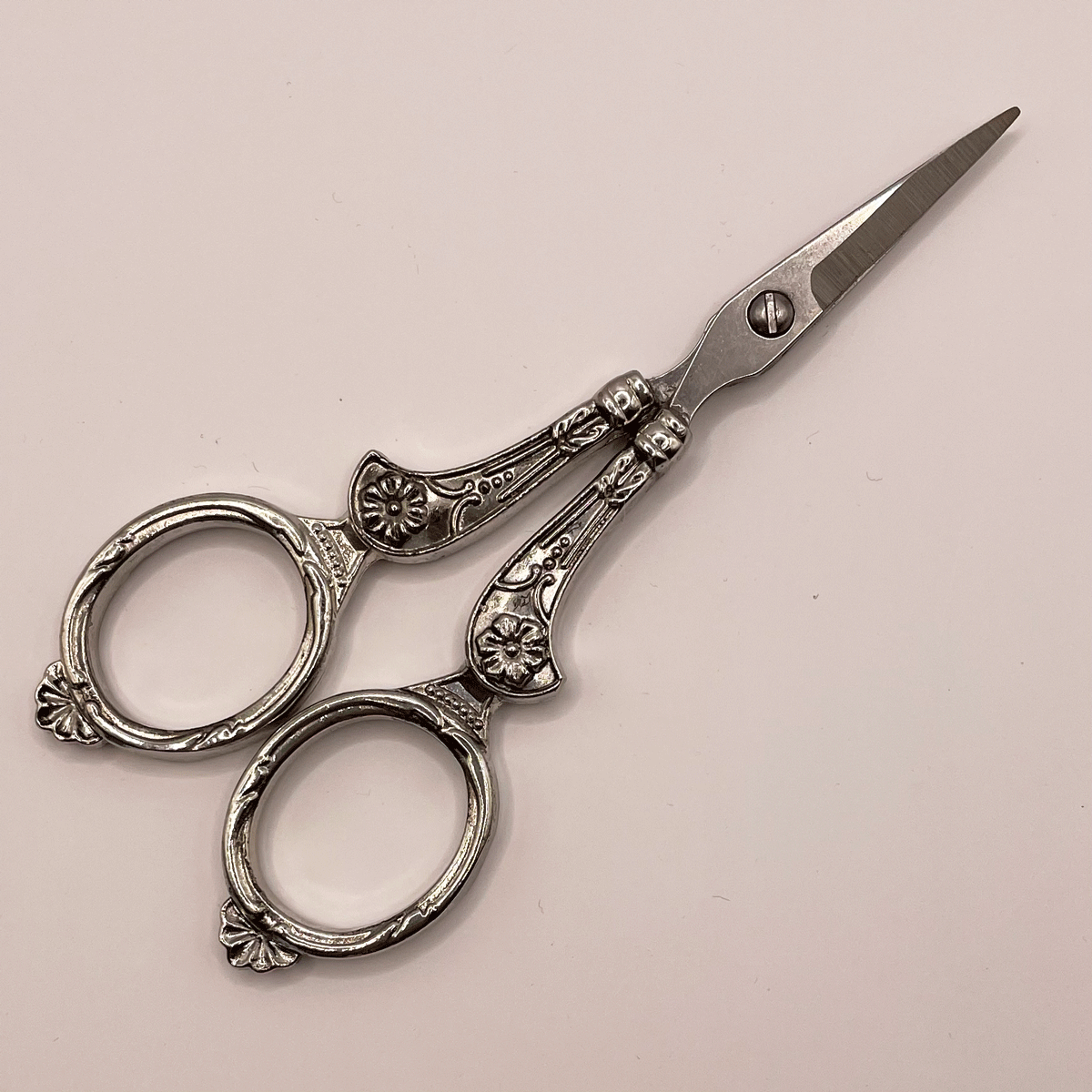 Classic Pattern Vintage Style Scissors