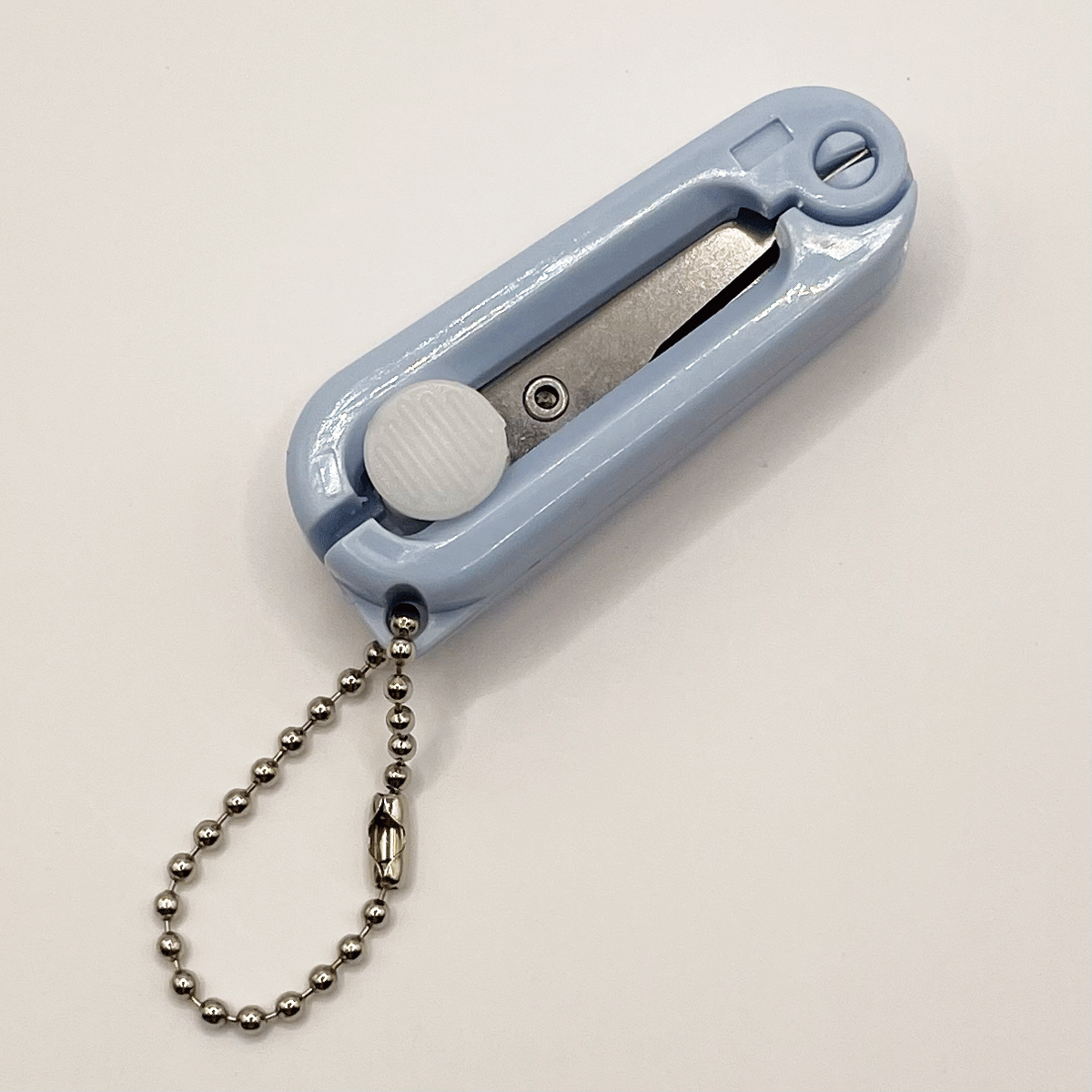 Folding travel scissors