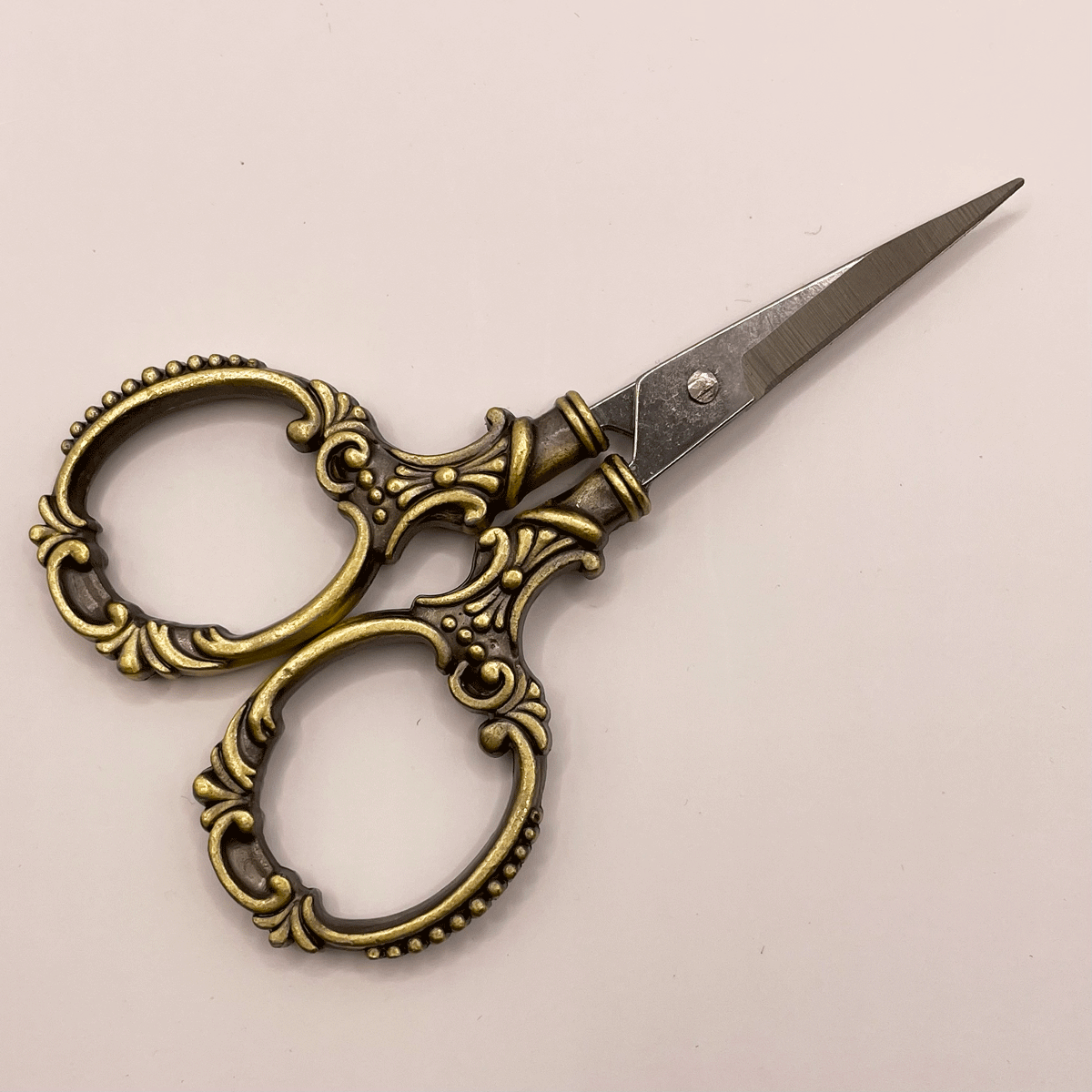 Unique Vintage Style Small Scissors